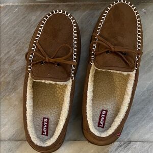 Levi's Men's Brown Suede Sherpa-Lined Moccasin Slippers